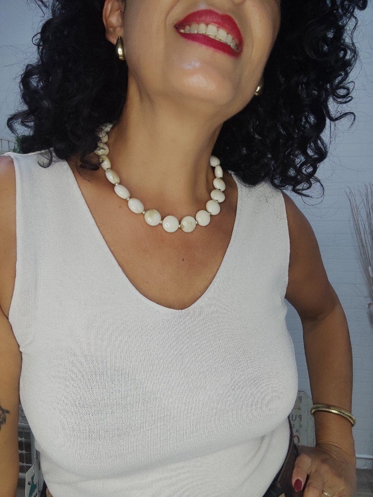 COLLAR CARACAS BEIGE.