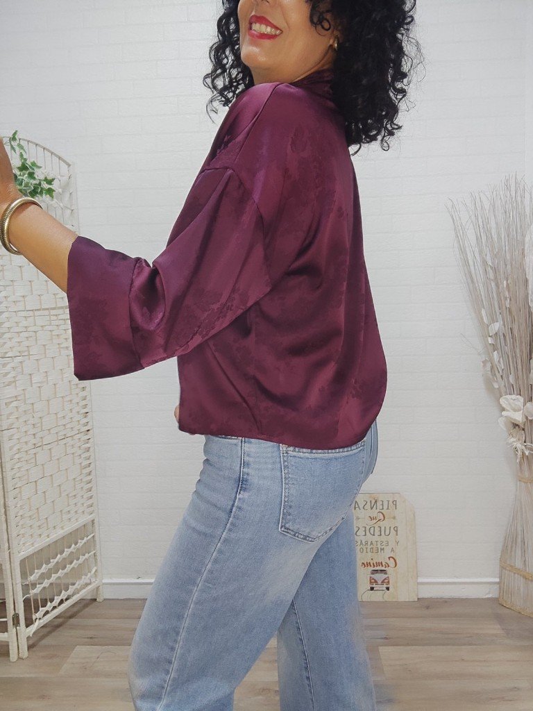 BLUSA JAPÓN BURDEOS. 2