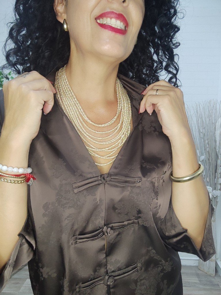 COLLAR ELEGANCIA DORADO.