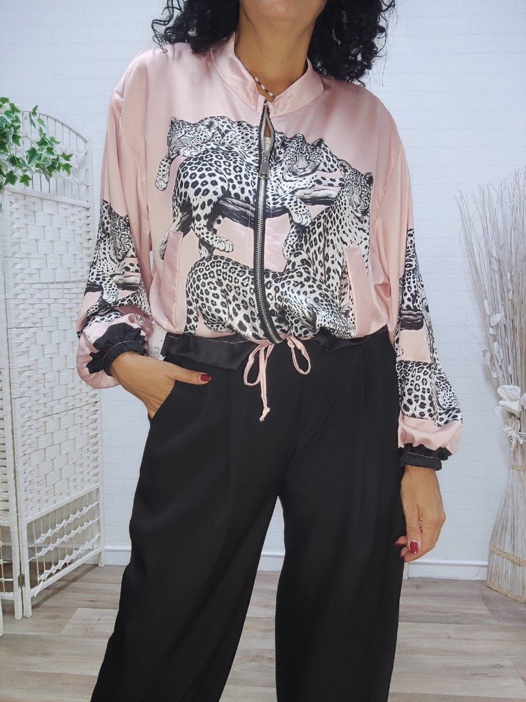BOMBER PINK.
