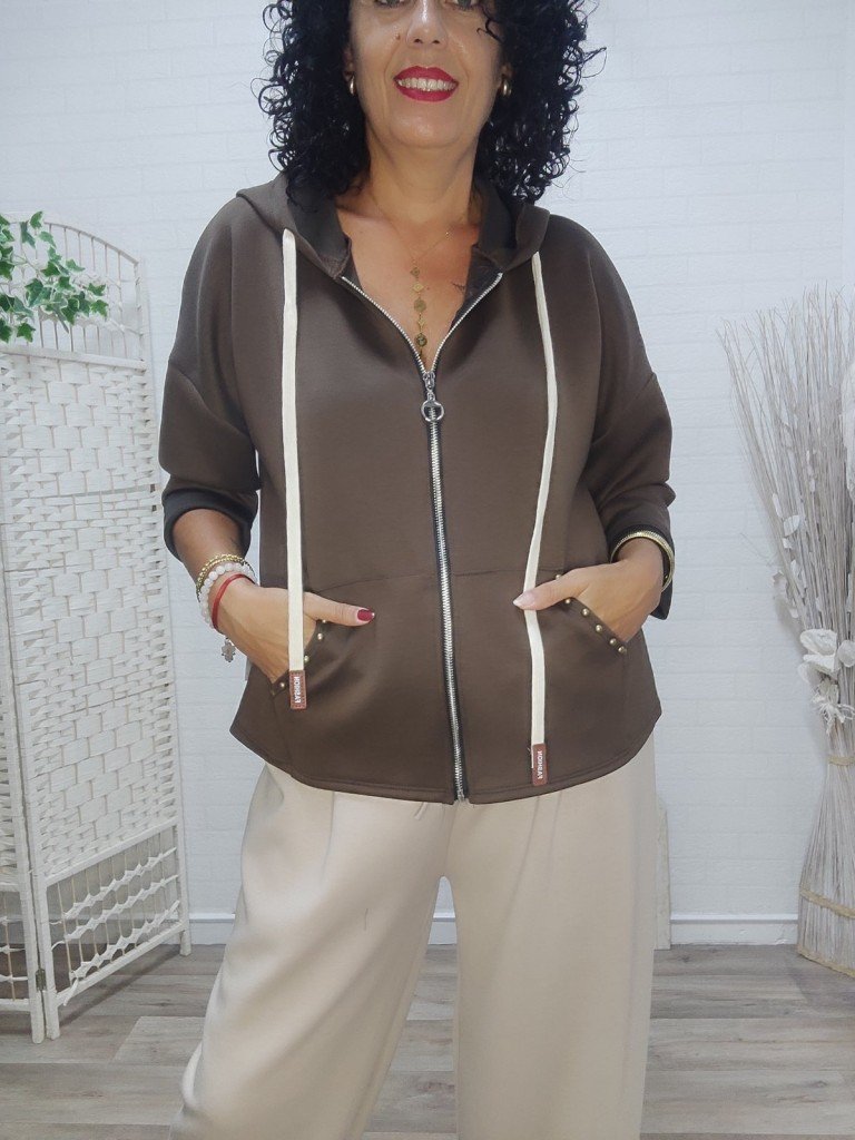 CHAQUETA SEVILLA MARRÓN.