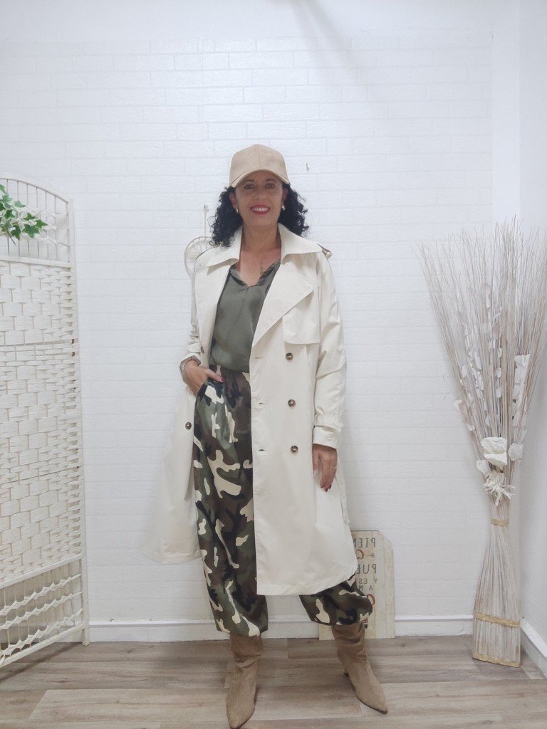 GABARDINA MARINA BEIGE.