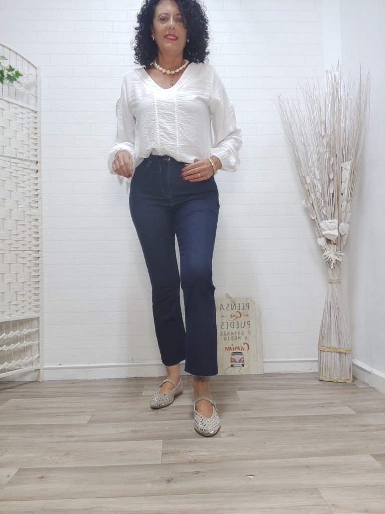 PANTALÓN FLARED AZUL.