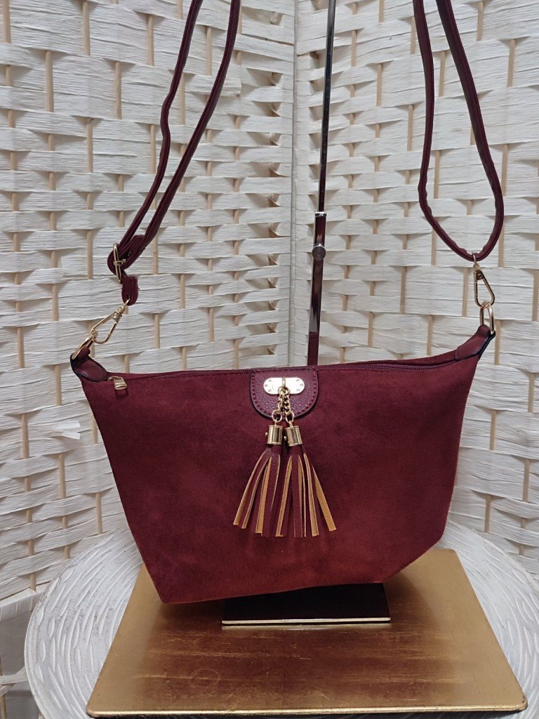 BOLSO VIOLETA BURDEOS.