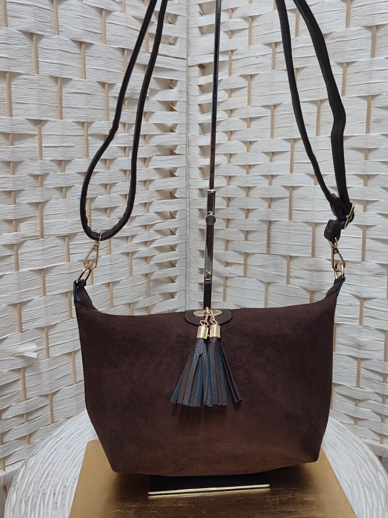 BOLSO VIOLETA MARRÓN.