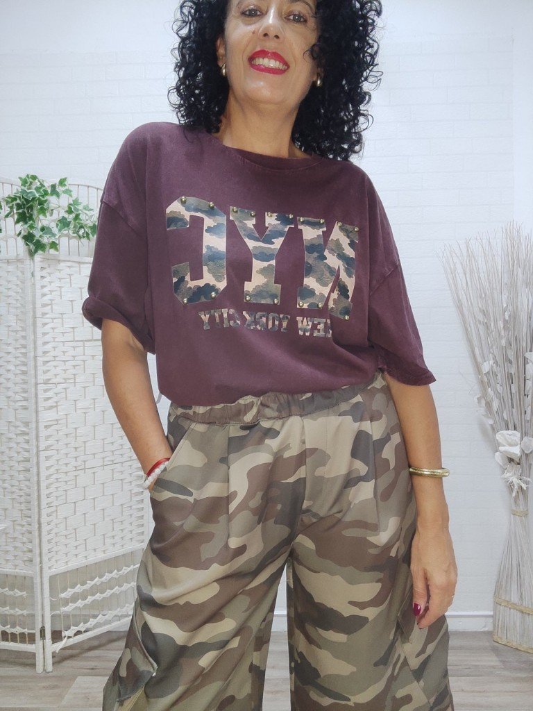 CAMISETA NYC BURDEOS.