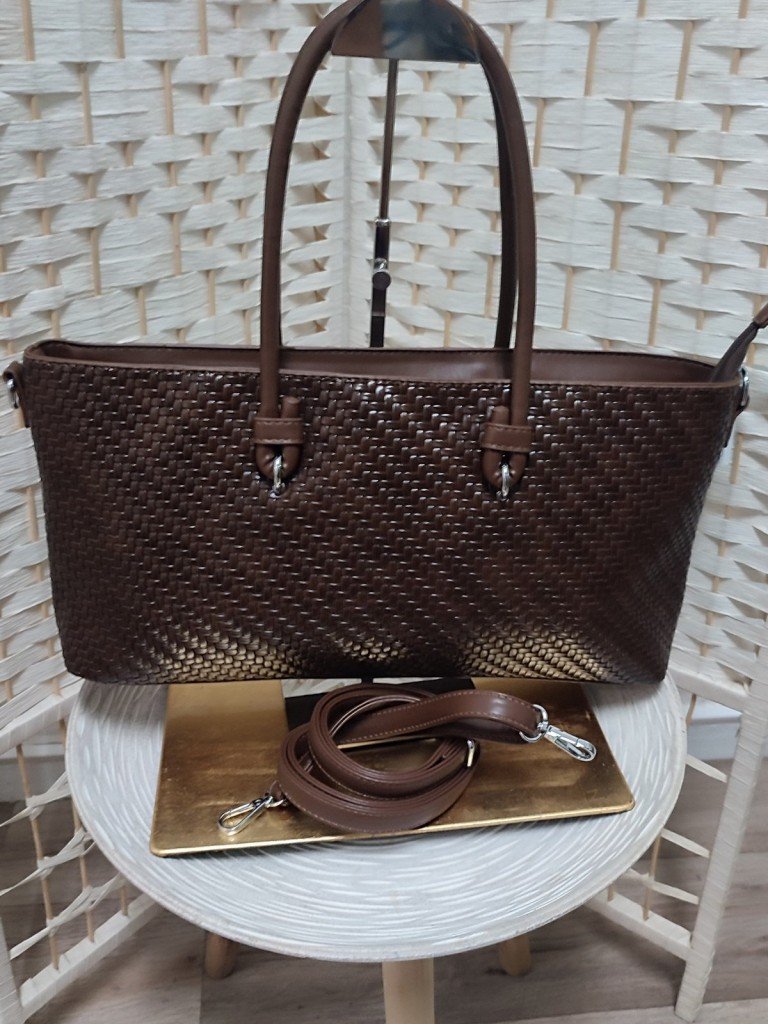 BOLSO TRENZADO MARRÓN. 2