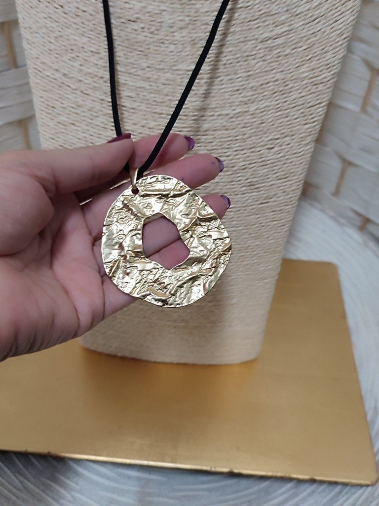 COLLAR OVALADO.