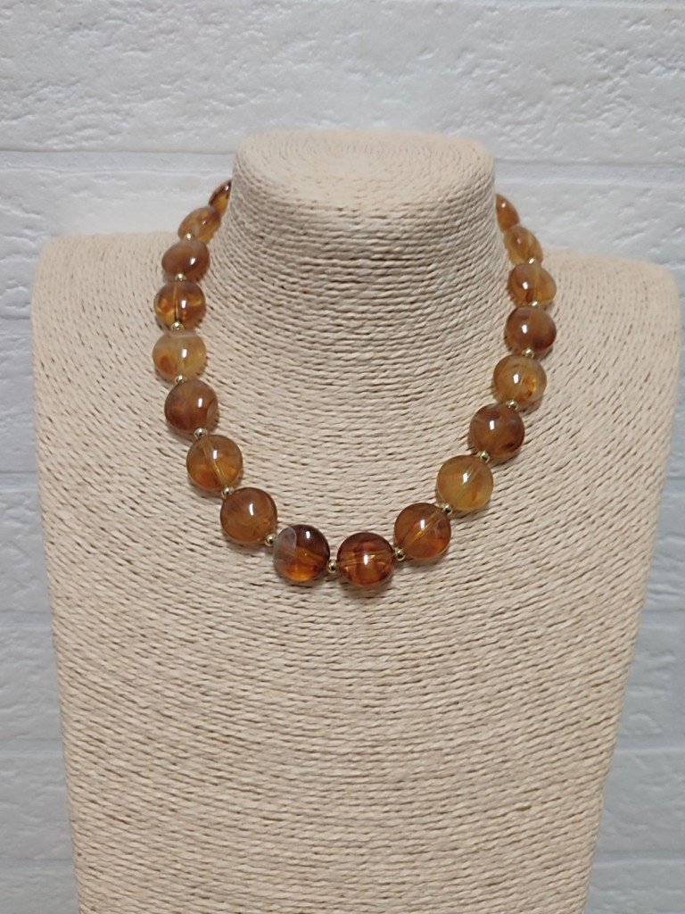 COLLAR CARACAS RESINA.
