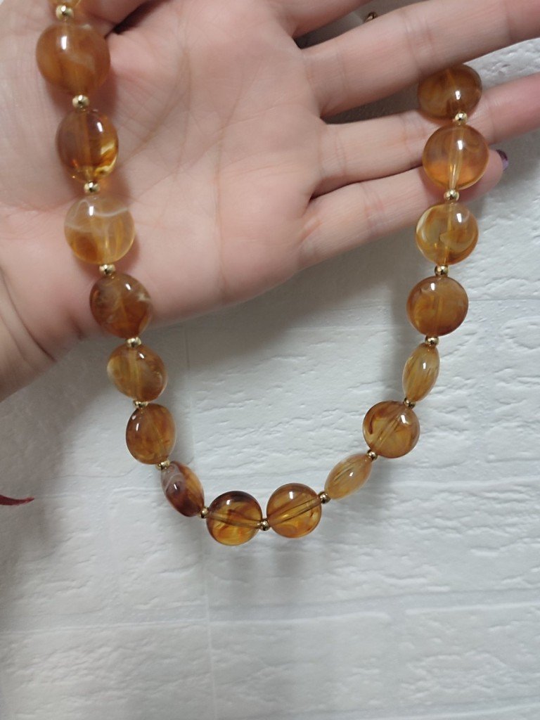 COLLAR CARACAS RESINA. 2