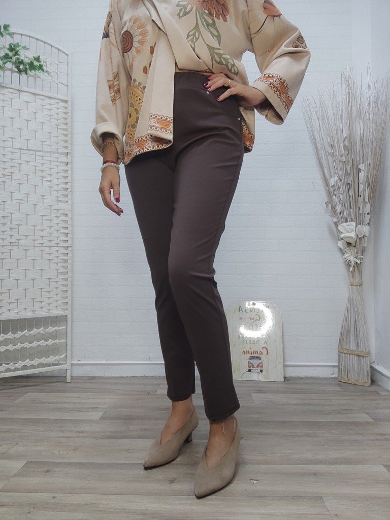 PANTALÓN ALEJANDRA MARRÓN.
