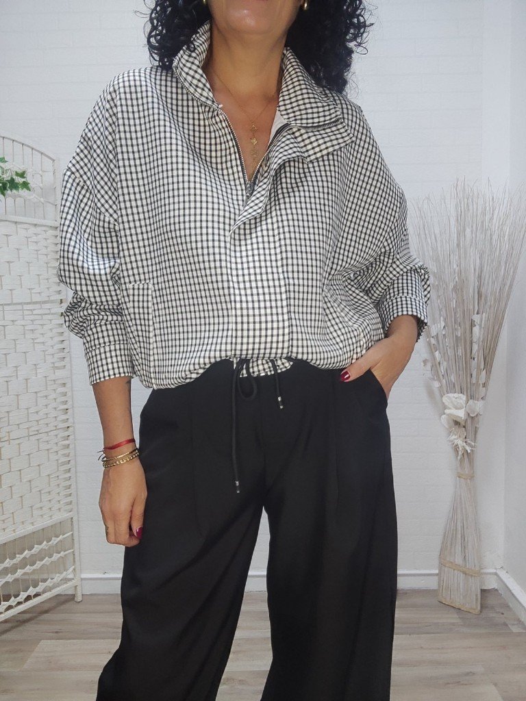CHAQUETA VICHI NEGRO. 2
