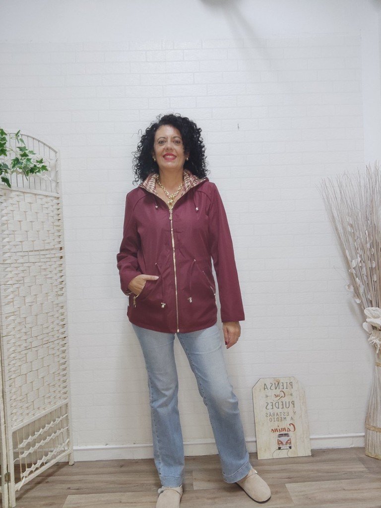 CHAQUETA REVERSIBLE NORA.