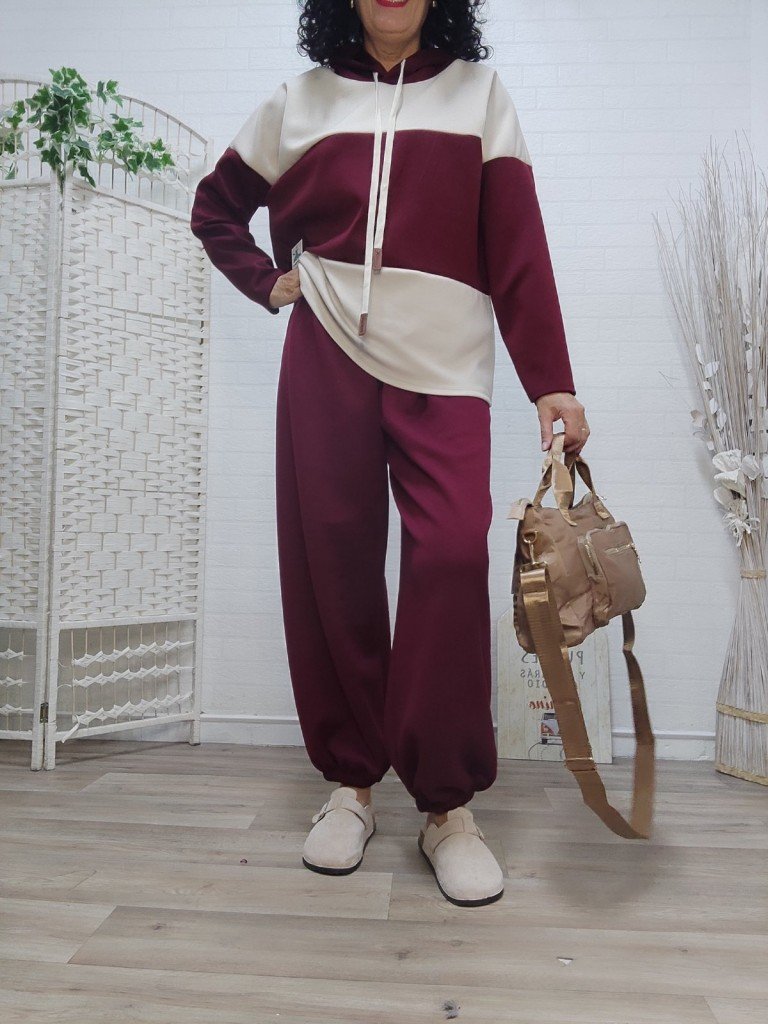 PANTALÓN MARA BURDEOS.