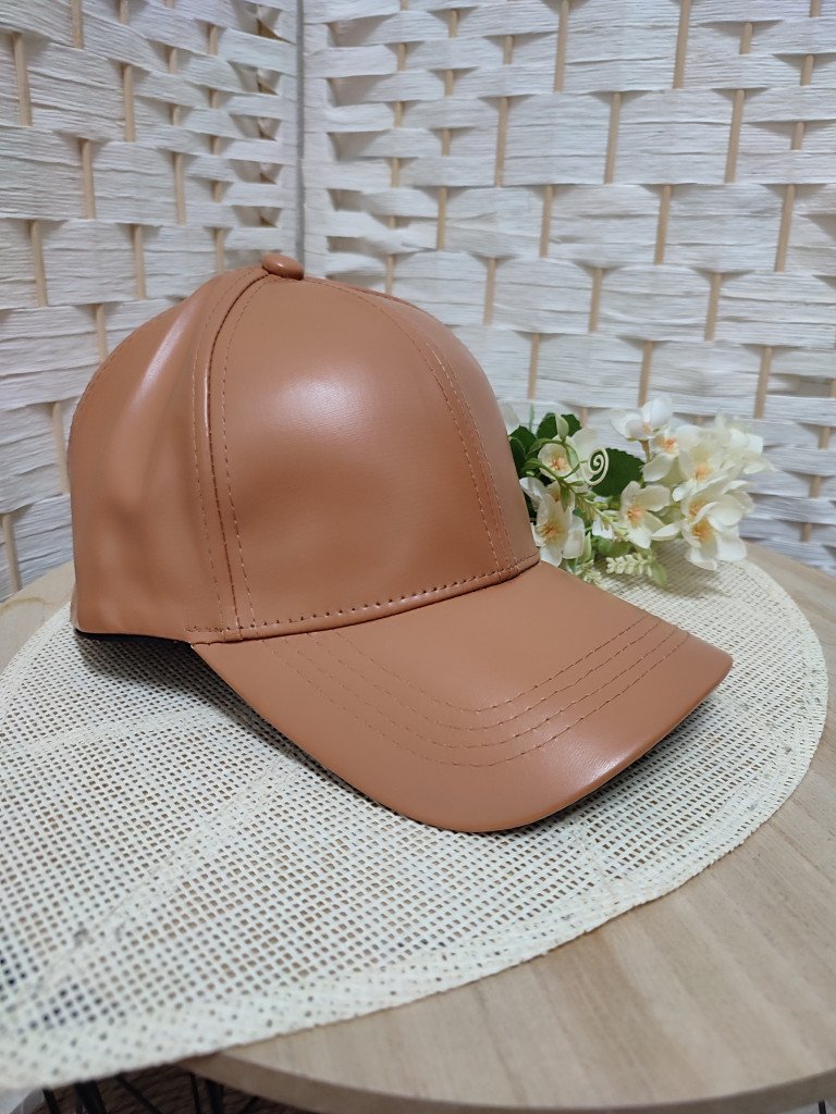 GORRA CUERO.