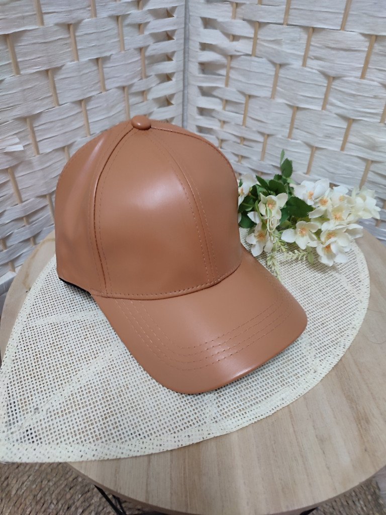 GORRA CUERO. 2