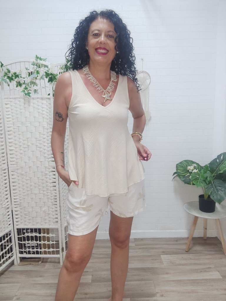 BLUSA DORADA.